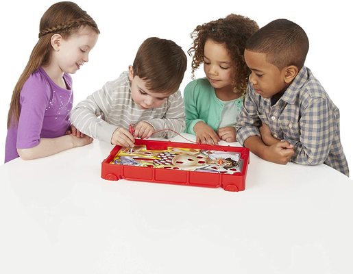 Operacija B2176 društvena igra