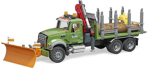 Kamion Mack sa drvima