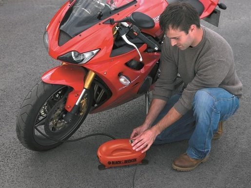 Black+Decker ASI200 prenosni automobilski kompresor