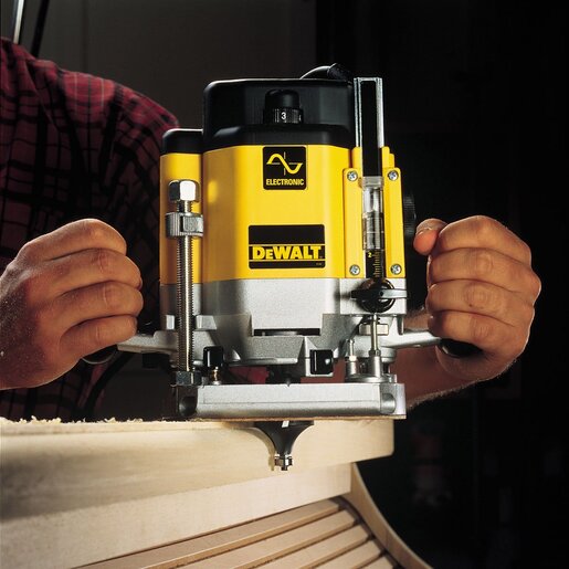 DEWALT glodalica DW625E