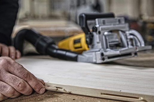 DeWalt DW682K kekserica + kofer