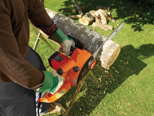 Black & Decker lančana električna testera CS2040