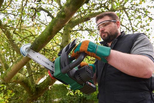 BOSCH akumulatorska lančana pila UniversalChain 18 18V 2,5Ah