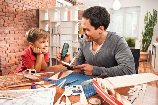 BOSCH akumulatorski pištolj za lepljenje GluePen 06032A2020