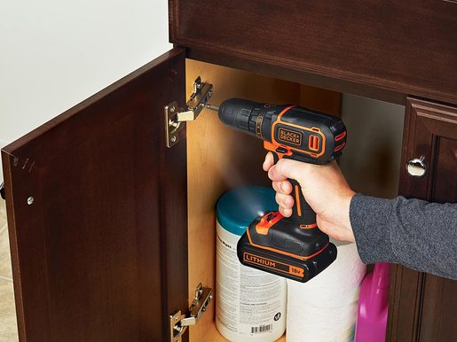 Black+Decker BDCDC18K akumulatorska bušilica - odvijač (1 baterija, punjač, kofer)