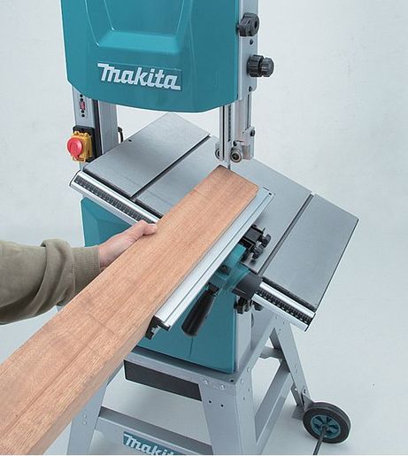 MAKITA testera tračna LB1200F 900w