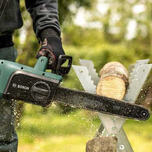 Bosch UniversalChain 35 električna lančana testera 06008B8303