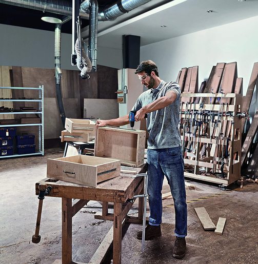 Bosch Professional GSR 12V-30 akumulatorska bušilica/odvrtač (2x 2,0 Ah, GAL 12V-40, kofer) 06019G9000