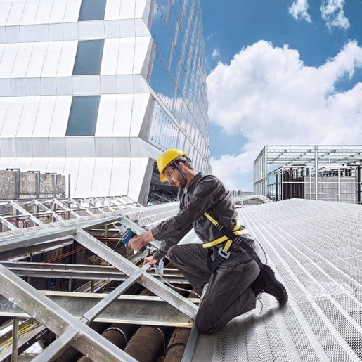 Bosch Professional GSR 12V-30 akumulatorska bušilica/odvrtač (2x 2,0 Ah, GAL 12V-40, kofer) 06019G9000