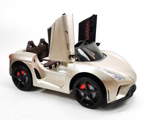 Dečiji auto, model 244-1 metalik zlatni