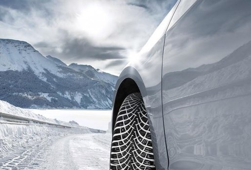 Goodyear guma 235/60R16 Ultra Grip Performance+ 100H