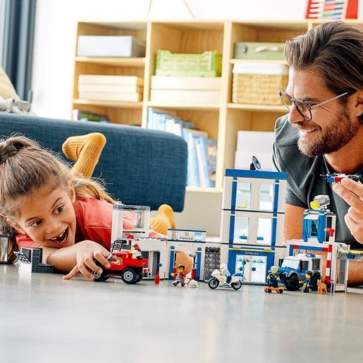 LEGO City 60246 policijska stanica