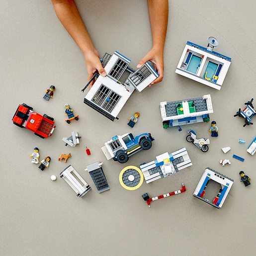 LEGO City 60246 policijska stanica