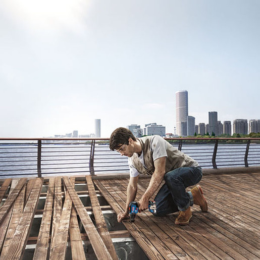 Bosch Professional GSR 18V-50 akumulatorska bušilica/odvrtač (3x2,0 Ah, punjač, kofer) 06019H5005