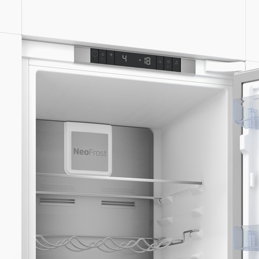 Beko ugradni kombinovani frižider BCNA306E4SN