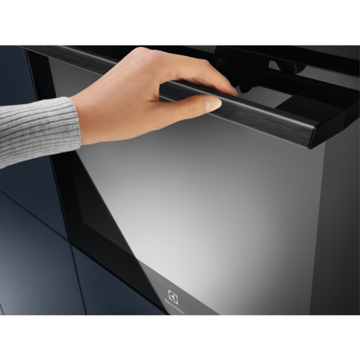 Electrolux ugradna rerna EOC6P77H BI