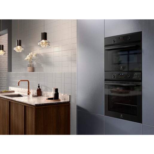 Electrolux ugradna rerna EOC6P77H BI