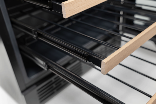 VIVAX HOME vinski frižider CW-144D46 GB