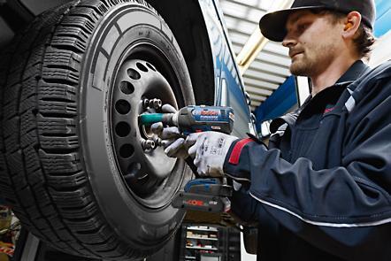 Bosch Professional 2x ProCORE18V 4.0Ah + GAL 1880 CV 1600A016GF