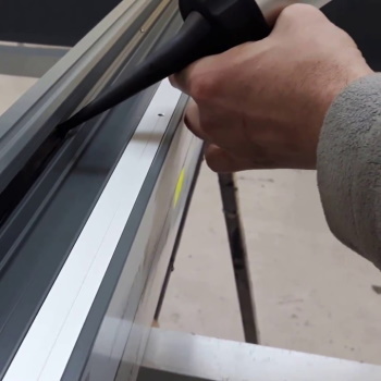 DeWALT aku pištolj zasilikon DCE580D1