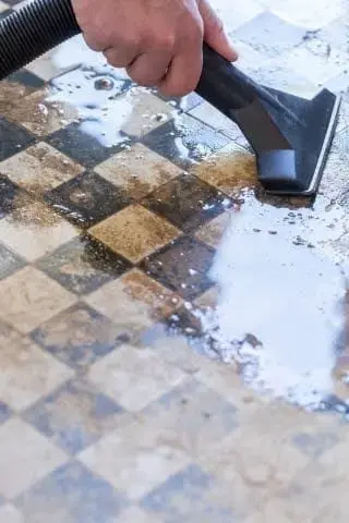 Stanley aku usisvač mokro suvi FMC795B