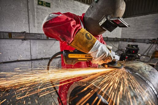 DeWALT Ugaona brusilica DWE4357