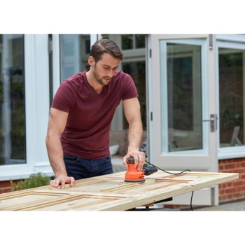 Black + Decker rotaciona brusilica BEW210