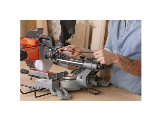 Black + Decker potezna testera BES710