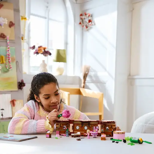 LEGO Studentski dom Glinde i Elfabe 75683