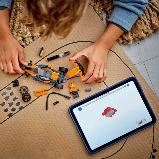 LEGO F1® vozač s McLaren formulom 60442