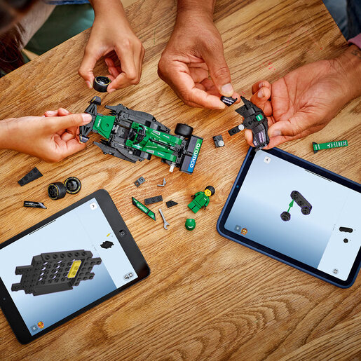 LEGO Aston Martin Aramco F1® AMR24 formula 77245