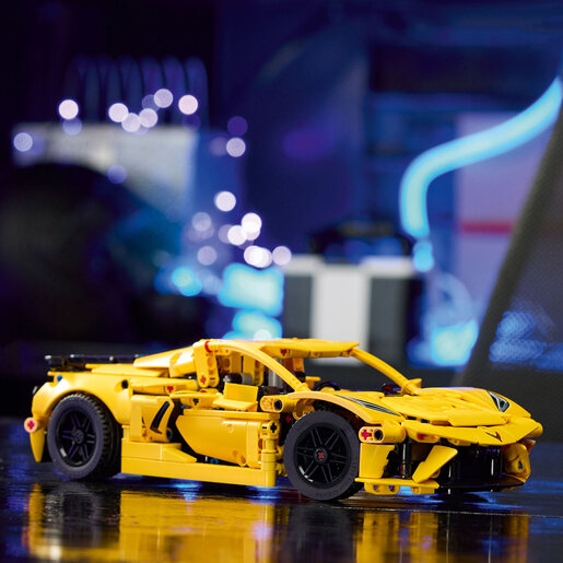 LEGO Chevrolet Corvette Stingray 42205