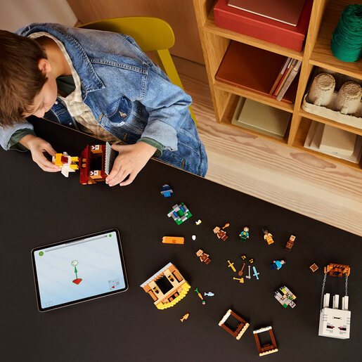 LEGO Napad avetinjskog balona na selo 21273