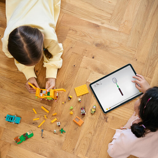 LEGO Leif sa kamp-prikolicom i baštenskom radnjom 77054