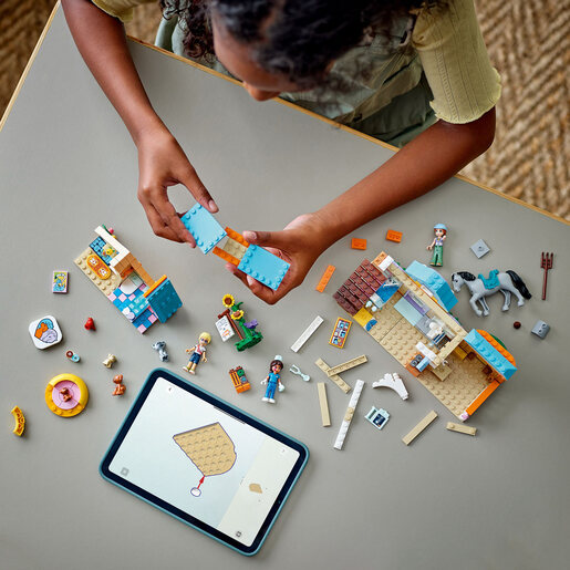 LEGO Veterinarska klinika za konje i kućne ljubimce 42651