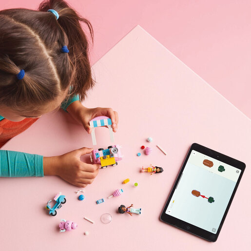 LEGO Štand sa šećernom vunom i skuter 42643