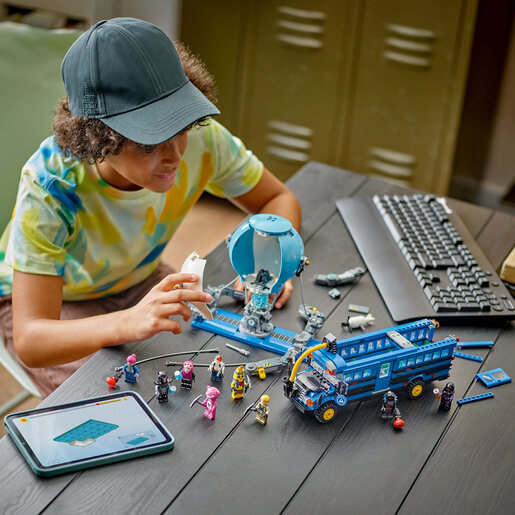 LEGO Battle Bus 77073