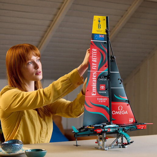 LEGO Emirates Team New Zealand AC75 Jahta 42174