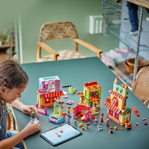 LEGO Magična kuća Madrigalovih 43245