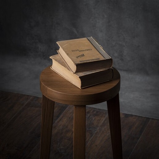 Meda furniture Orahov krug – pomoćni stočić