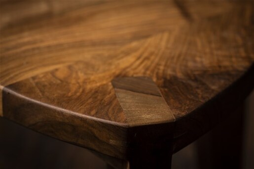 Meda furniture Drvena hoklica S Orah