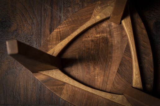 Meda furniture Drvena hoklica S Orah