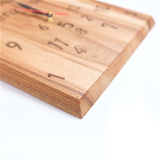 Meda furniture Drveni personalizovani zidni sat U penziji