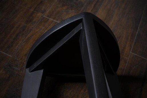 Meda furniture Crna drvena hoklica M45