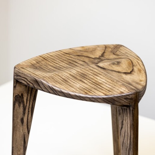 Meda furniture Drvena hoklica Jasen izdubljena L