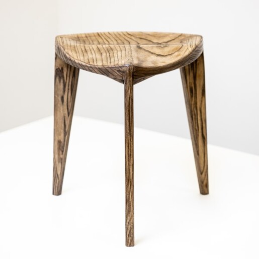 Meda furniture Drvena hoklica Jasen izdubljena L