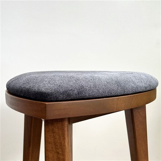 Meda furniture Yoru – orah hoklica sa tapaciranim sedištem