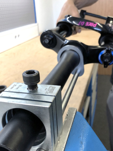 Unior Vođica za sečenje 1604/2 PLUS 623417