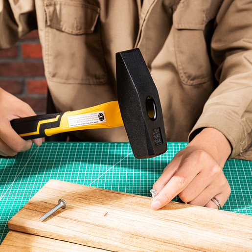 DELI Bravarski čekić fiberglas 1000g EDL442010