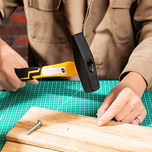 DELI Bravarski čekić fiberglas 500g EDL442005